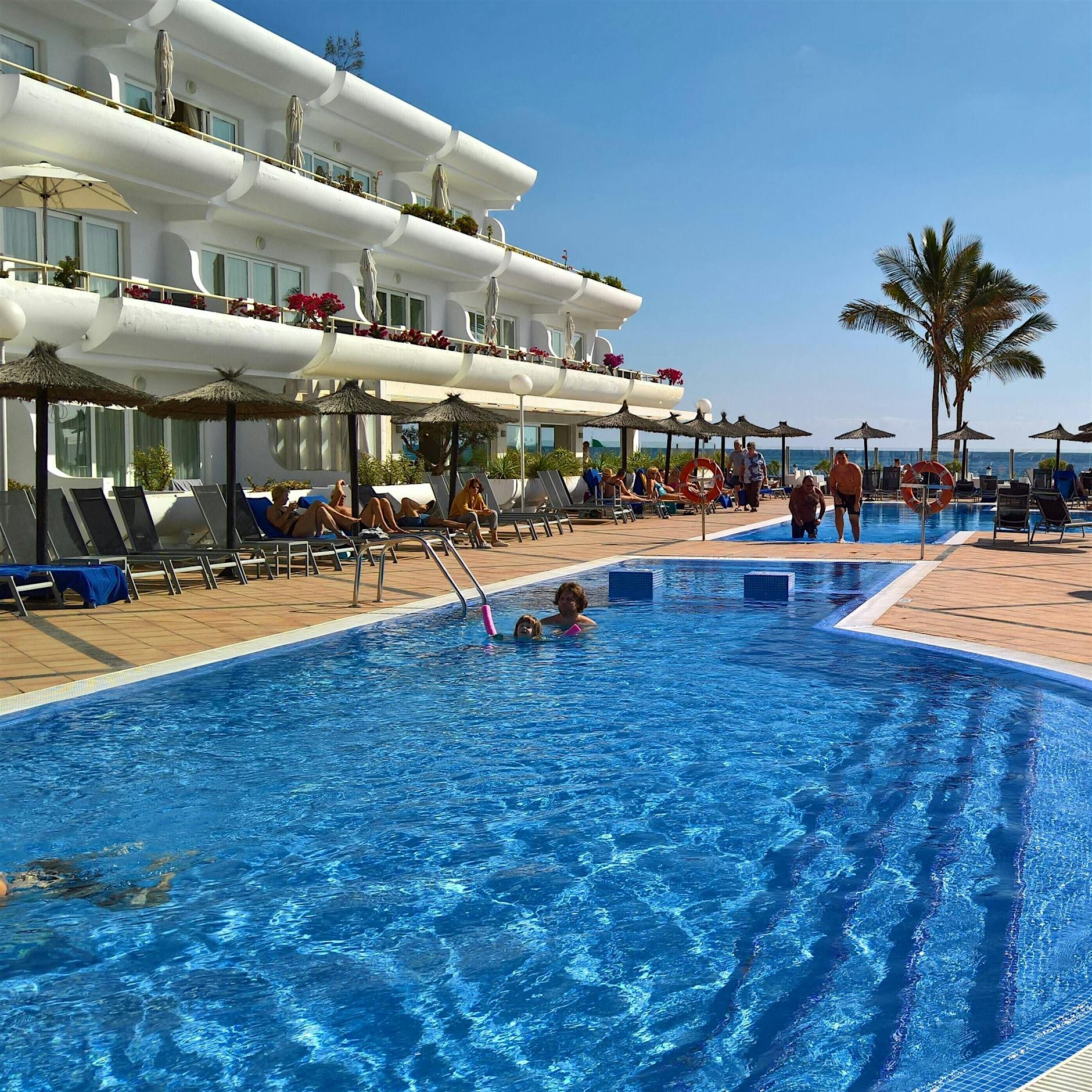 Alltours bietet Urlaub in seinen Hotels bald nur noch für Geimpfte an