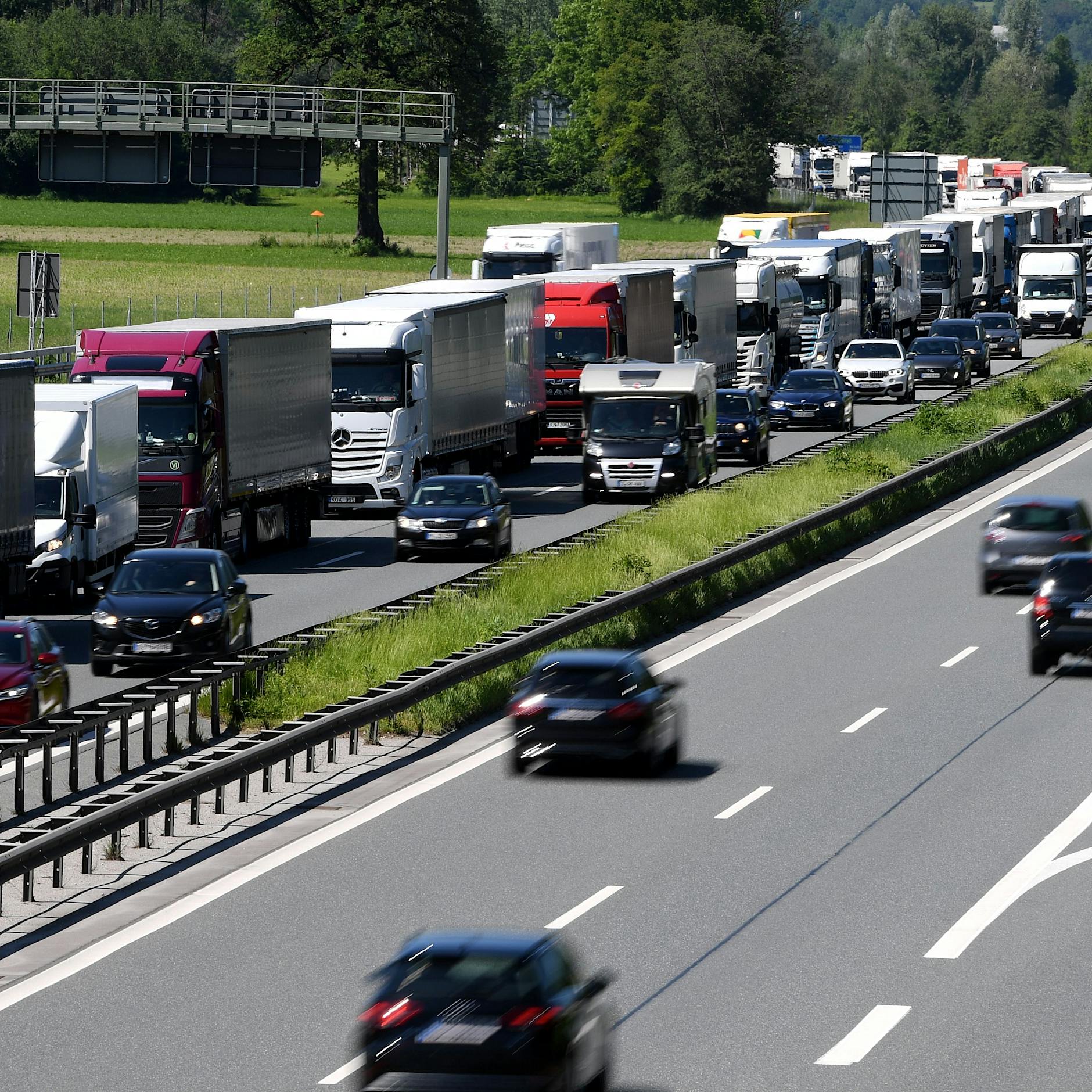 Neue Autobahn-App meldet Baustellen und Staus