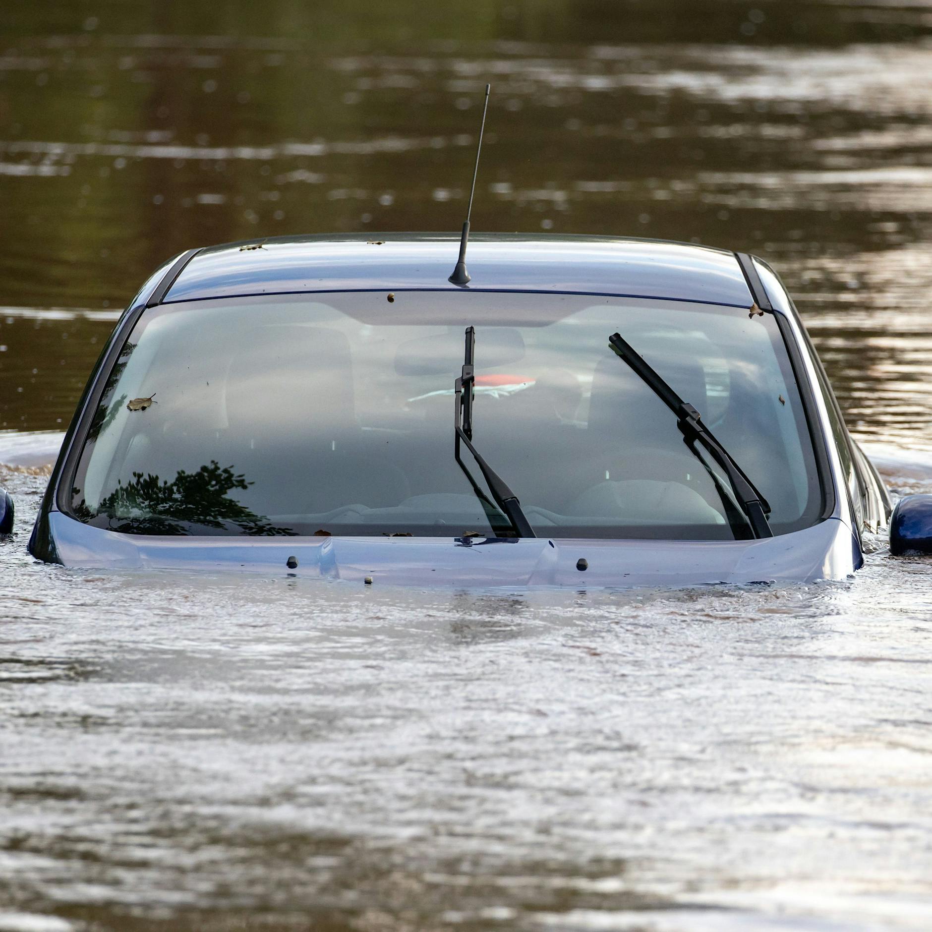 Wetter-Wahnsinn geht weiter! Kommt jetzt die große Flut? Hitze, Unwetter, Hochwasser – das blüht Deutschland und Berlin