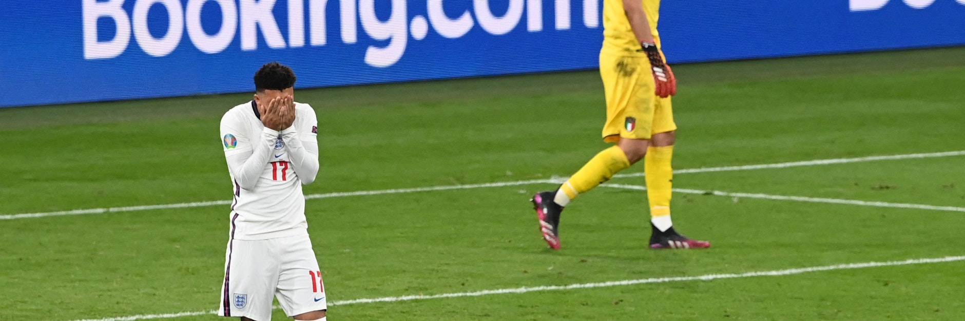 Jadon Sancho vergibt seinen Elfmeter im EM-Finale gegen Italien.