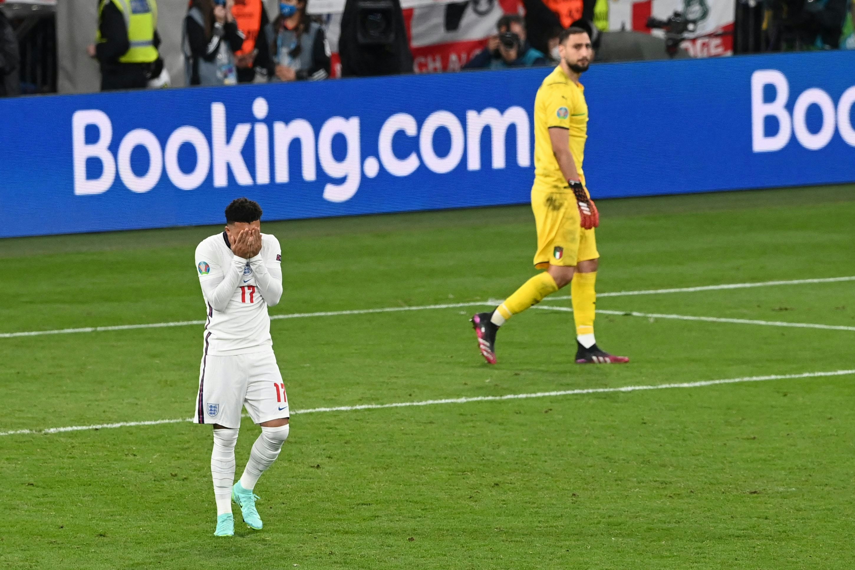 Nach Elfmeter-Fehlschüssen: Heftige Rassismus-Attacken gegen Sancho, Rashford und Saka – SO reagiert der englische Verband - Vimarsana News