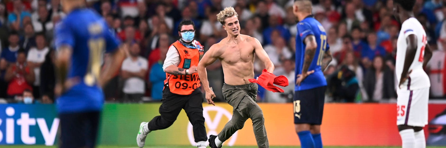 Adam Harison als Flitzer beim EM-Finale zwischen Italien und England.