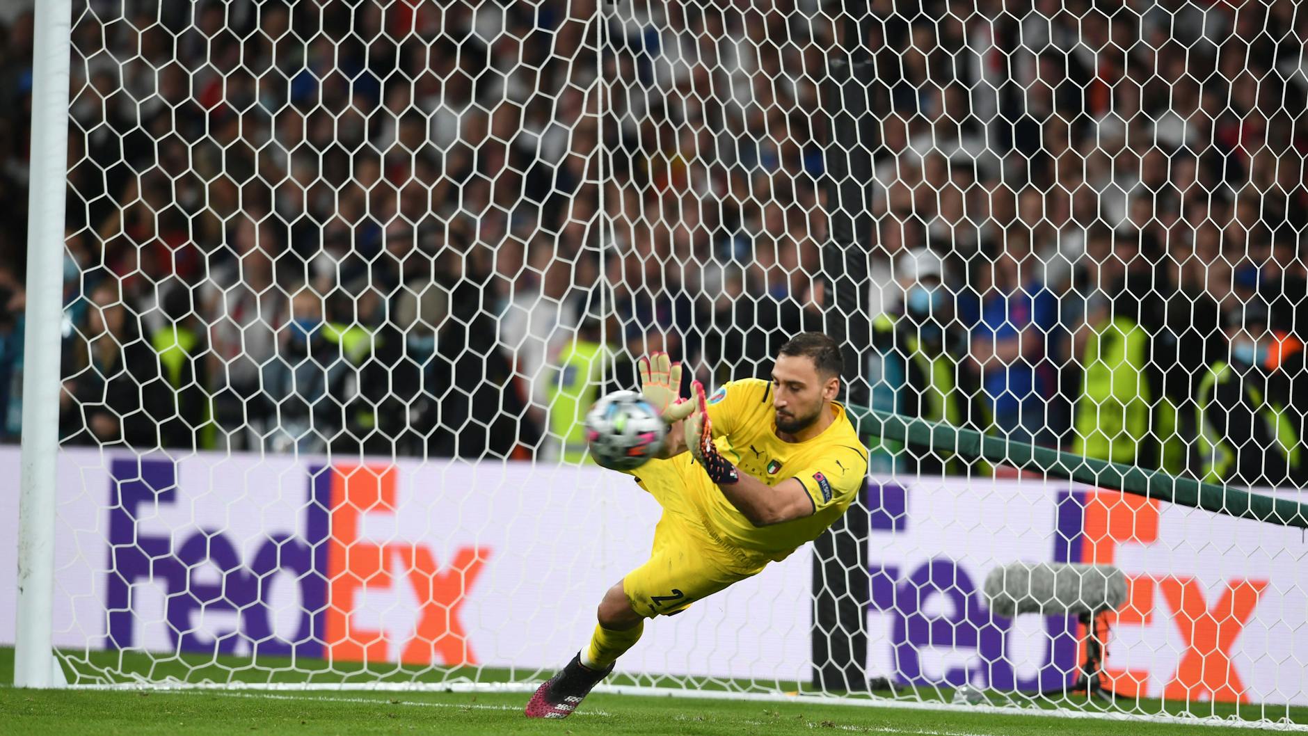 Gianluigi Donnarumma hielt im Elfmeterschießen gegen England zweimal.