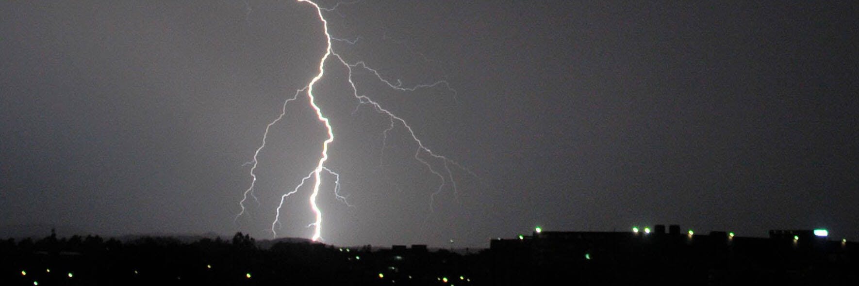Ihre Lust auf Selfies wurde Dutzenden von Indern bei einem schweren Sturm zum Verhängnis.