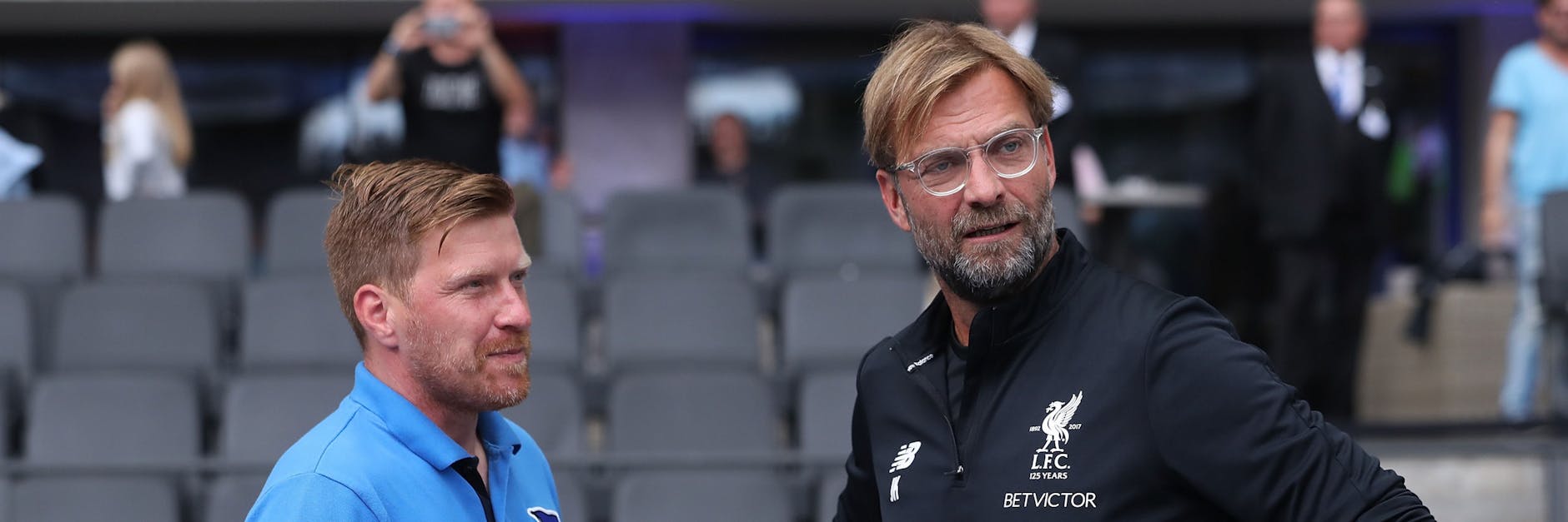 Sehen sich bald wieder: Herthas Co-Trainer Zecke Neuendorf und Liverpool-Coach Jürgen Klopp. 