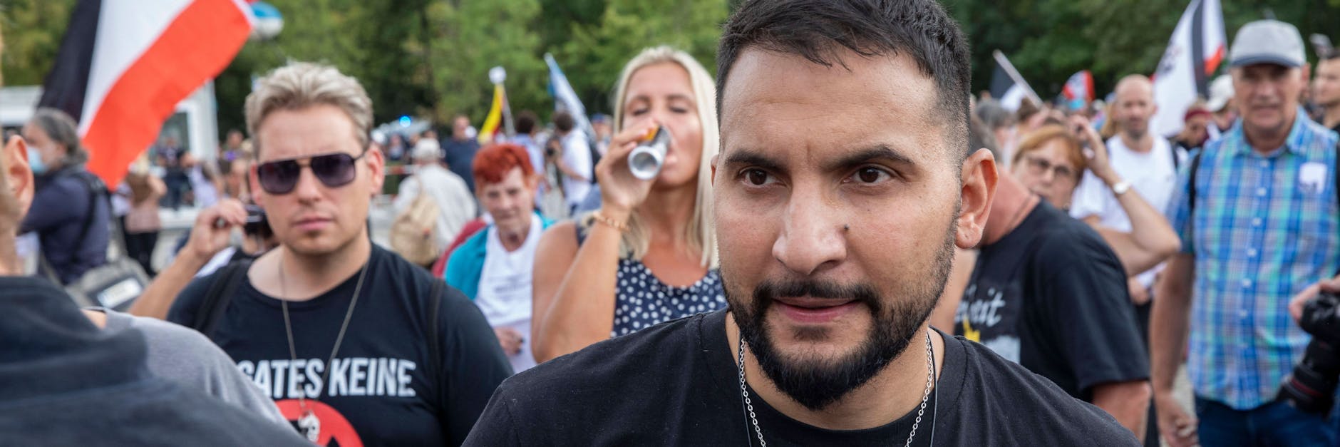 Attila Hildmann wird mit Haftbefehl gesucht.