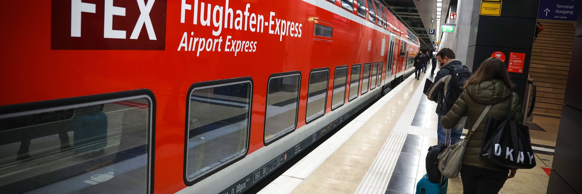 Der Bahnhof unter dem BER-Flughafen