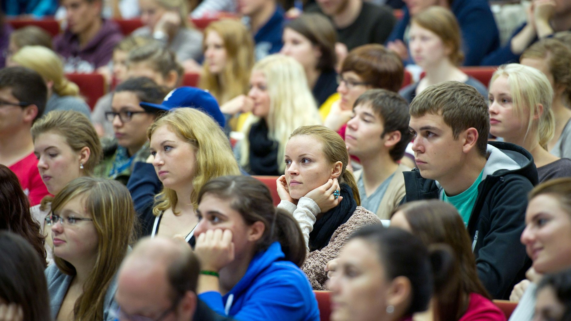 Vergangene Zeiten: ein vollbesetzter Hörsaal.