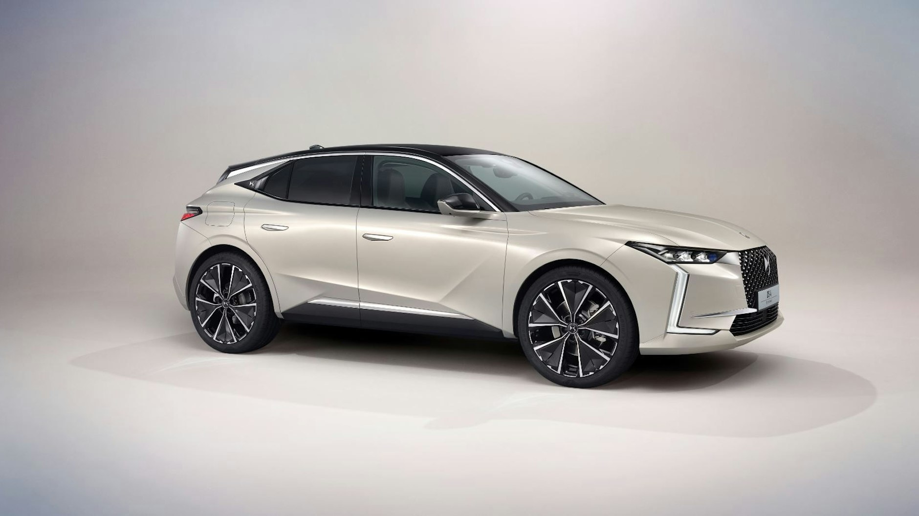 Der DS 4, französisches Gegenstück zum Astra, ist technisch nahezu baugleich.