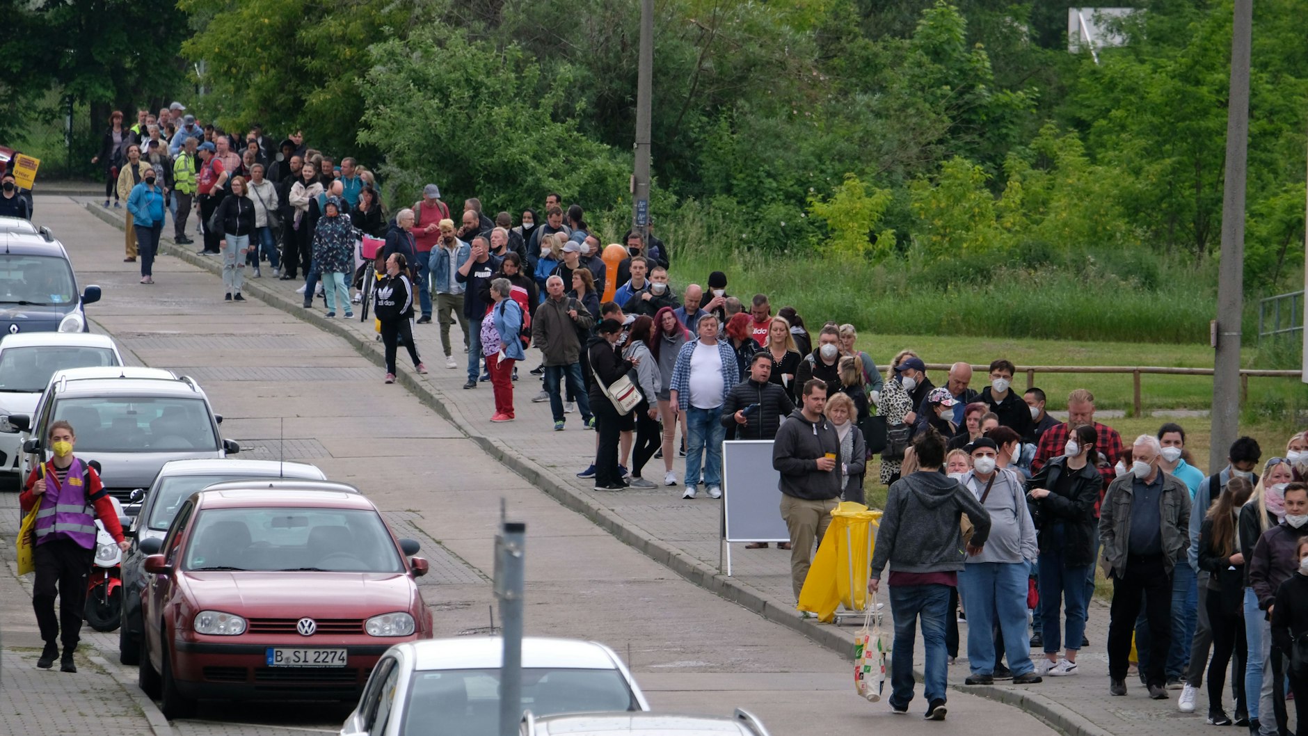 Ohne Termin: Großer Andrang bei der Schwerpunktimpfung in Marzahn Anfang Juni.<br><br>