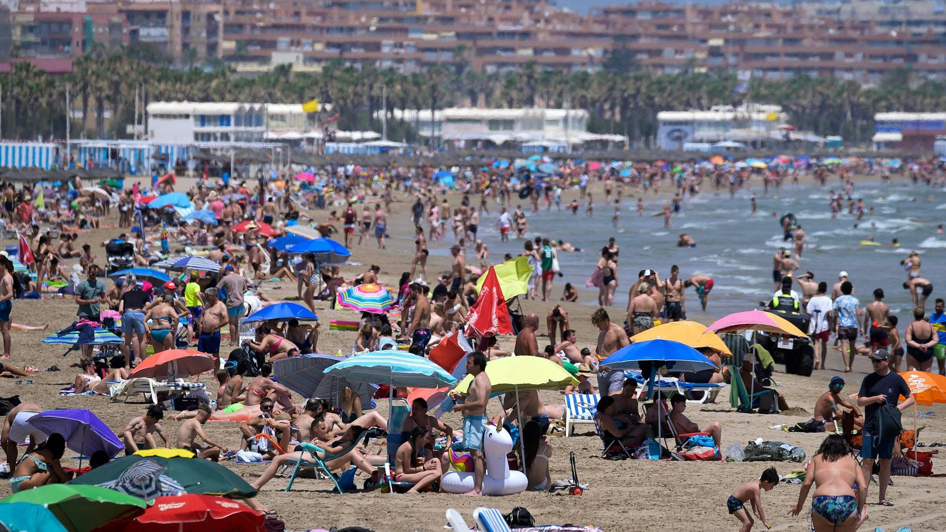 Valencia mit der gut 500 Kilometer langen Küste hat wieder eine nächtliche Ausgangssperre eingeführt.