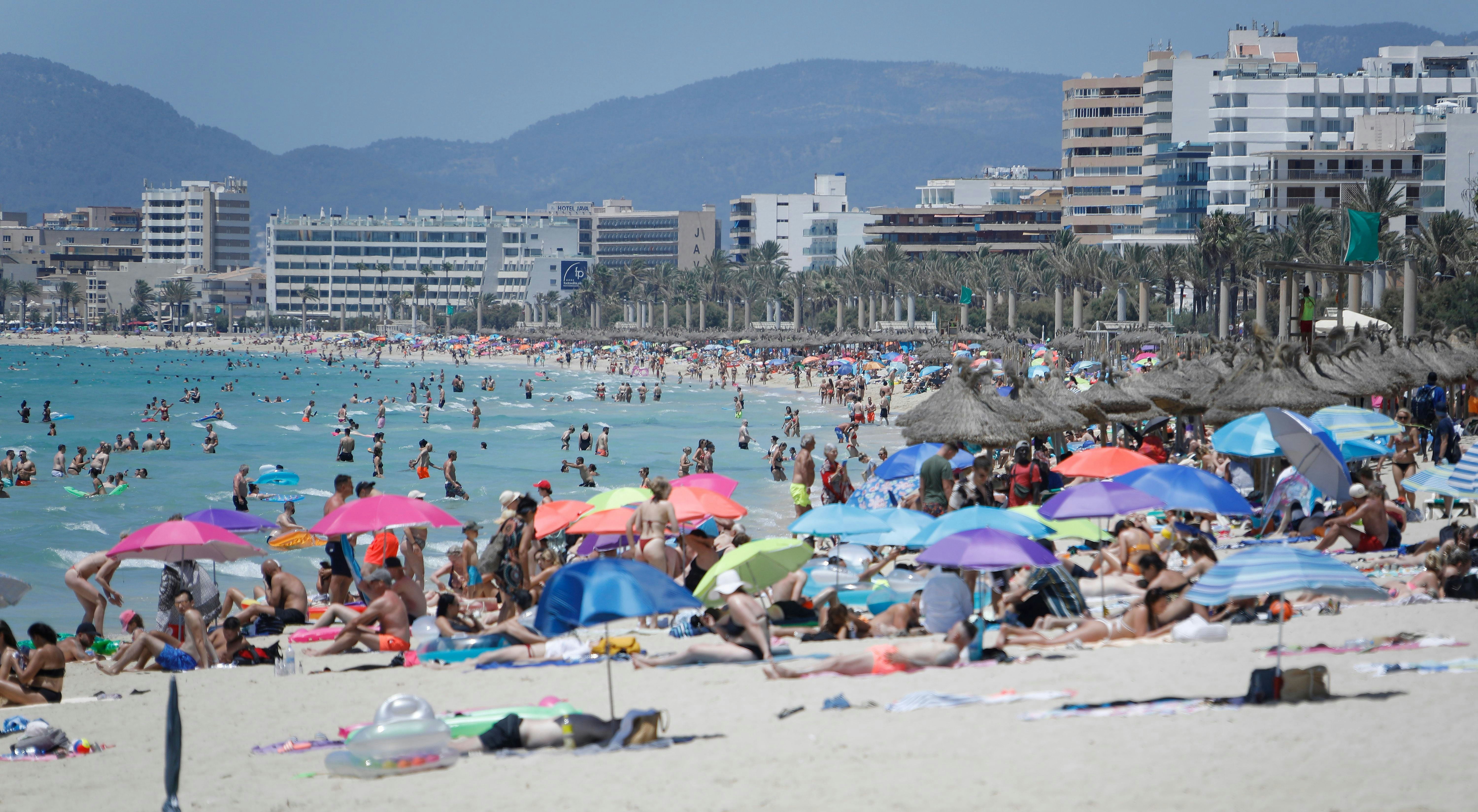 Neue drastische Corona-Maßnahmen! DAMIT müssen Urlaubs-Rückkehrer ab Mittwoch rechnen - Vimarsana News
