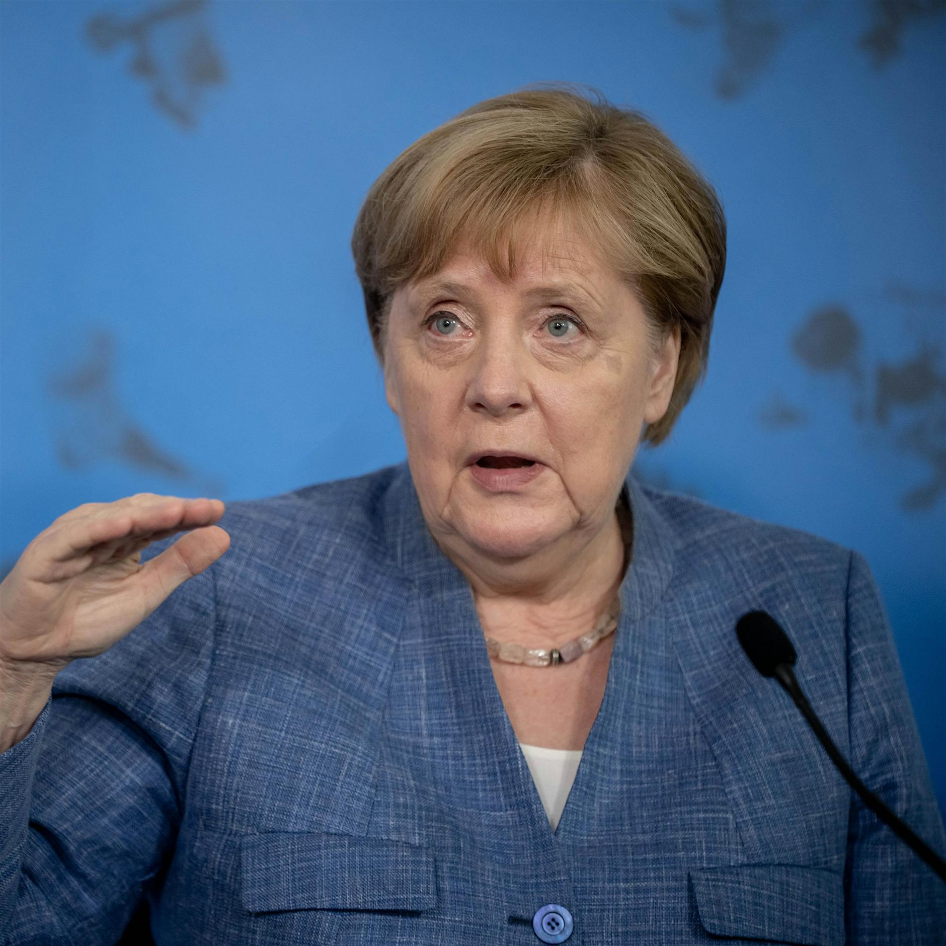 Merkel und Spahn beim RKI: Merkel erteilt Corona-Impfpflicht Absage