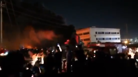 Image - Dramatische Bilder! Krankenhaus steht in Flammen, mindestens 92 Menschen sterben