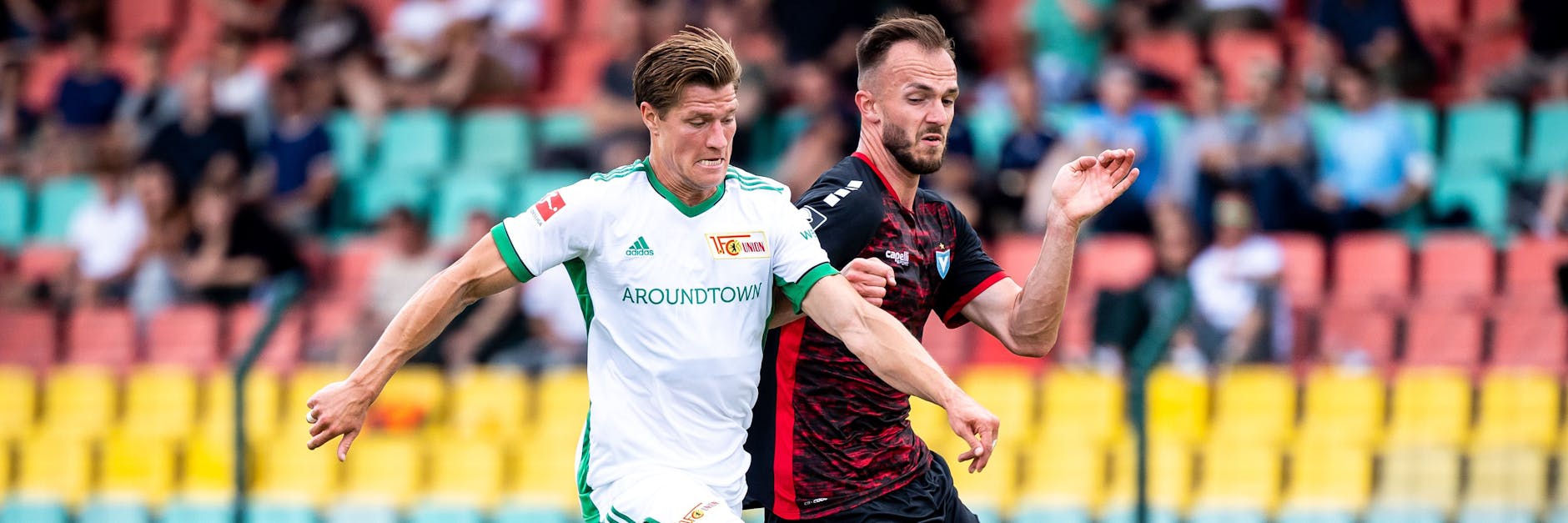 Kevin Behrens – hier im Duell mit Viktorias Tobias Gunte – schoss das erste Union-Tor der neuen Spielzeit. 