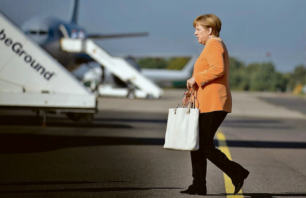 Merkel zu Besuch bei US-Präsident Biden abgeflogen
