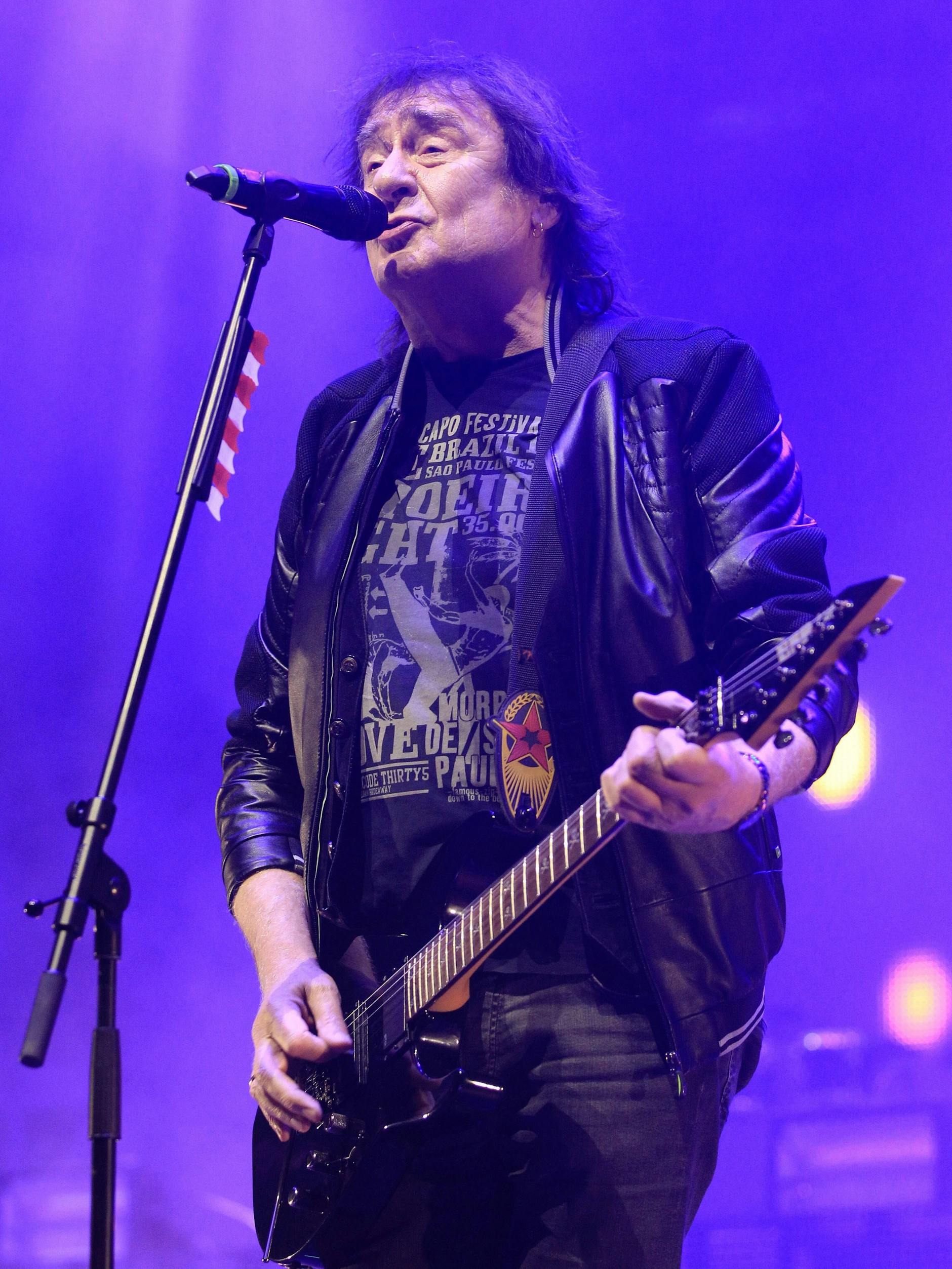 Dieter Birr, Sänger, Gitarrist, Komponist, Texter