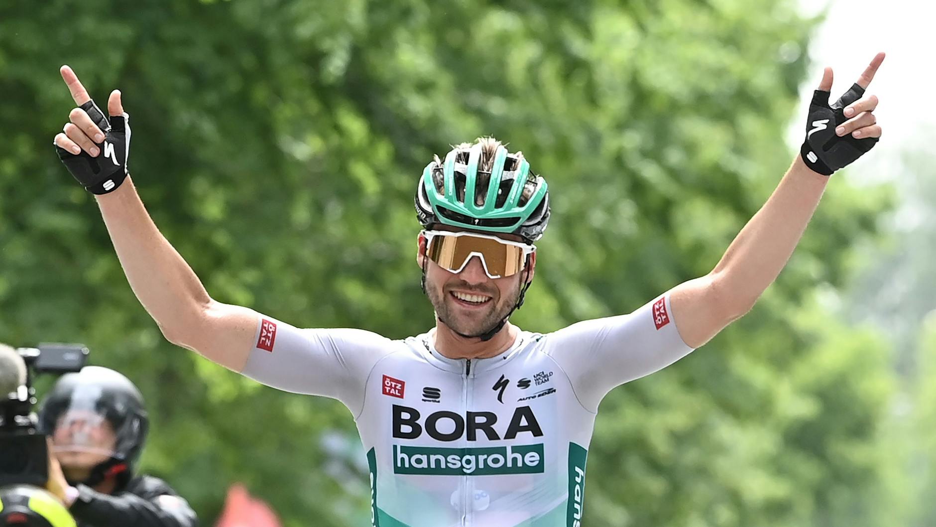 Der Berliner Radrennfahrer Maximilian Schachmann darf sich Hoffnungen machen.