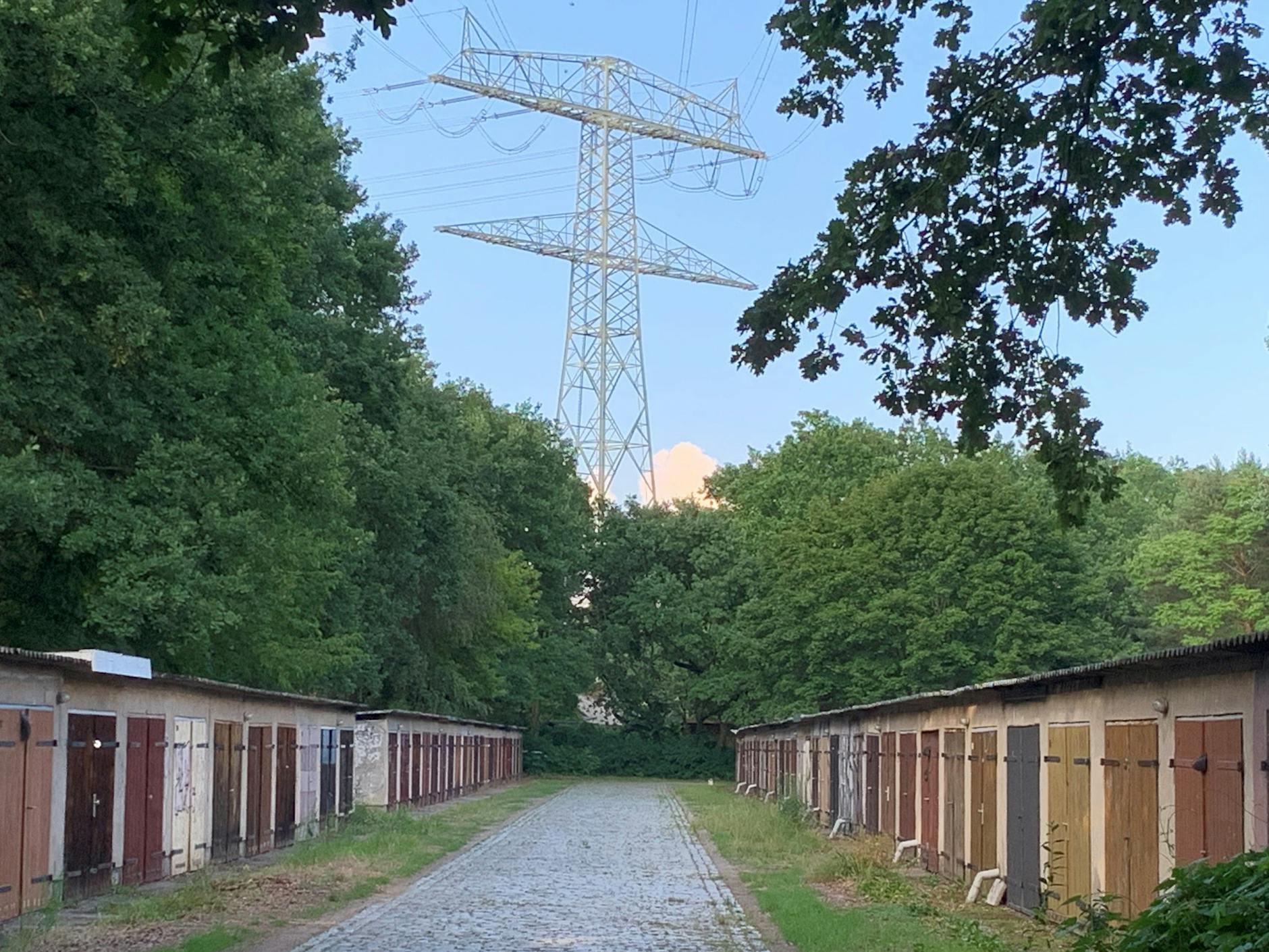 Die Garagen waren vor 45 Jahren errichtet worden, jede kostete 5000 DDR-Mark plus Eigenleistung beim Bau.<br> 