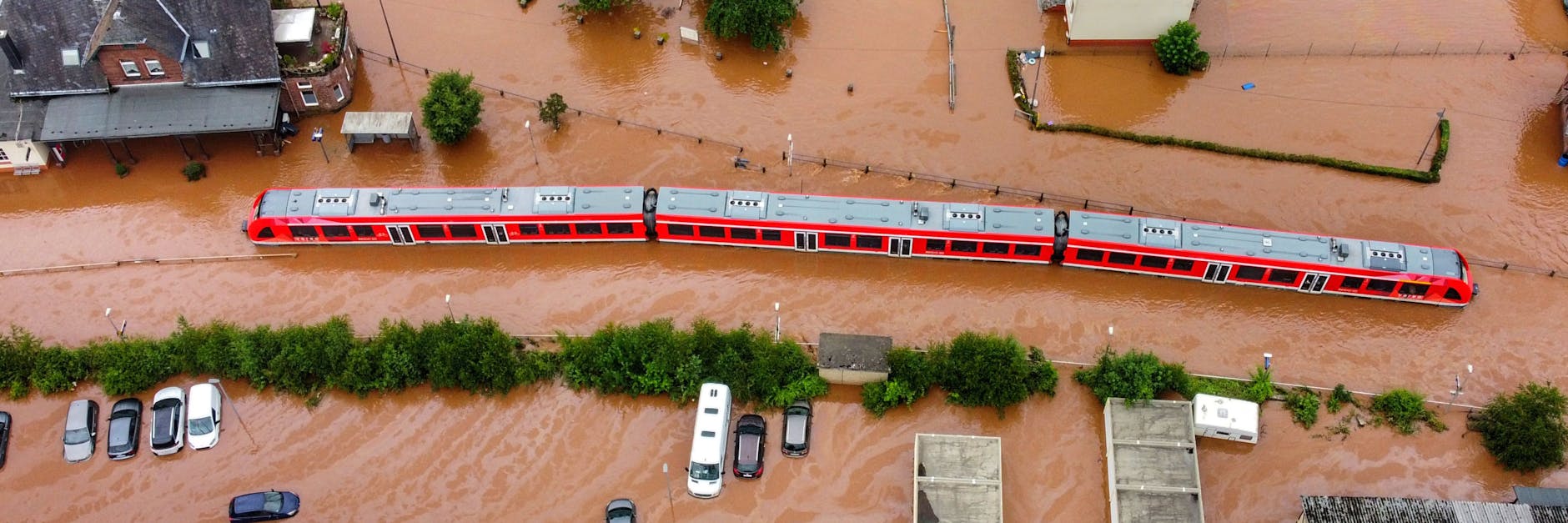 Unwetter beeinträchtigen Bahnverkehr: Diese Strecken sind massiv gestört