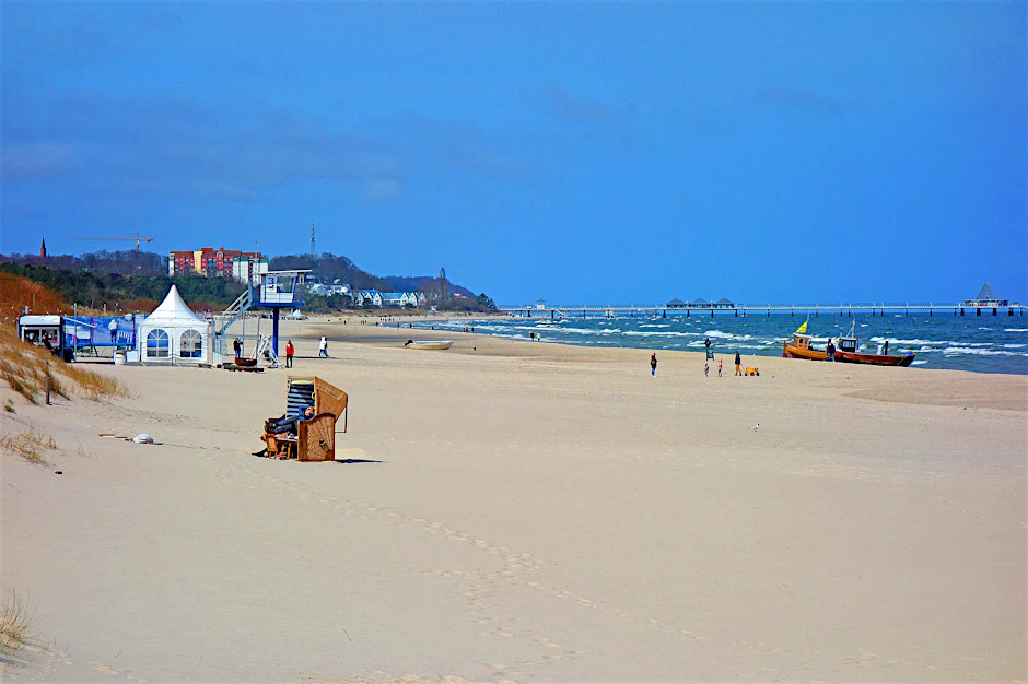 Ein Urlaub an der Ostsee kann nun mit einer Corona-Impfung verknüpft werden.