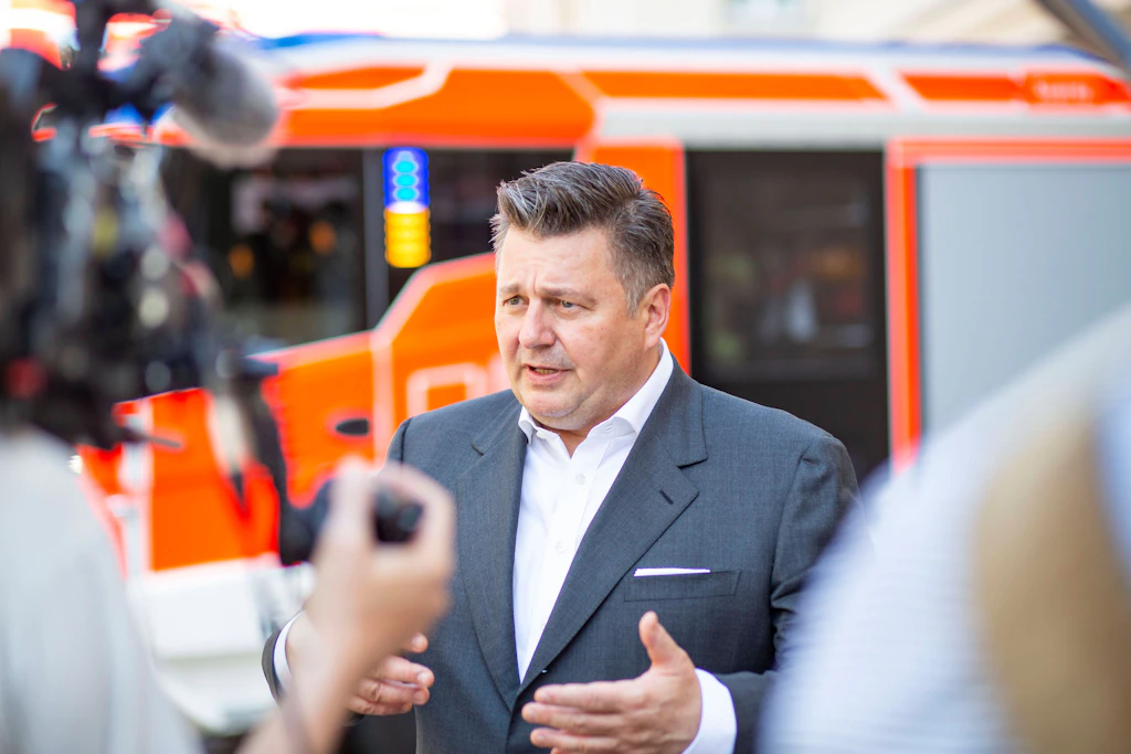 Berlin will Polizei und Feuerwehr in Hochwassergebiete schicken