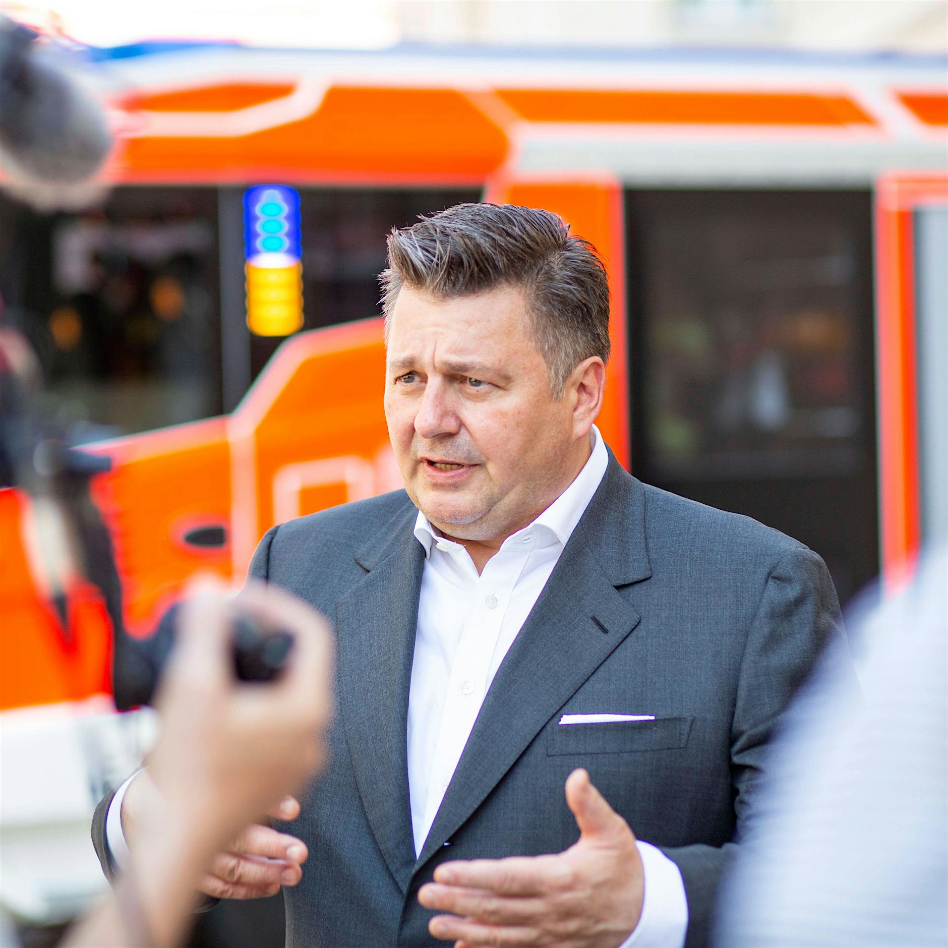 Berlin will Polizei und Feuerwehr in Hochwassergebiete schicken