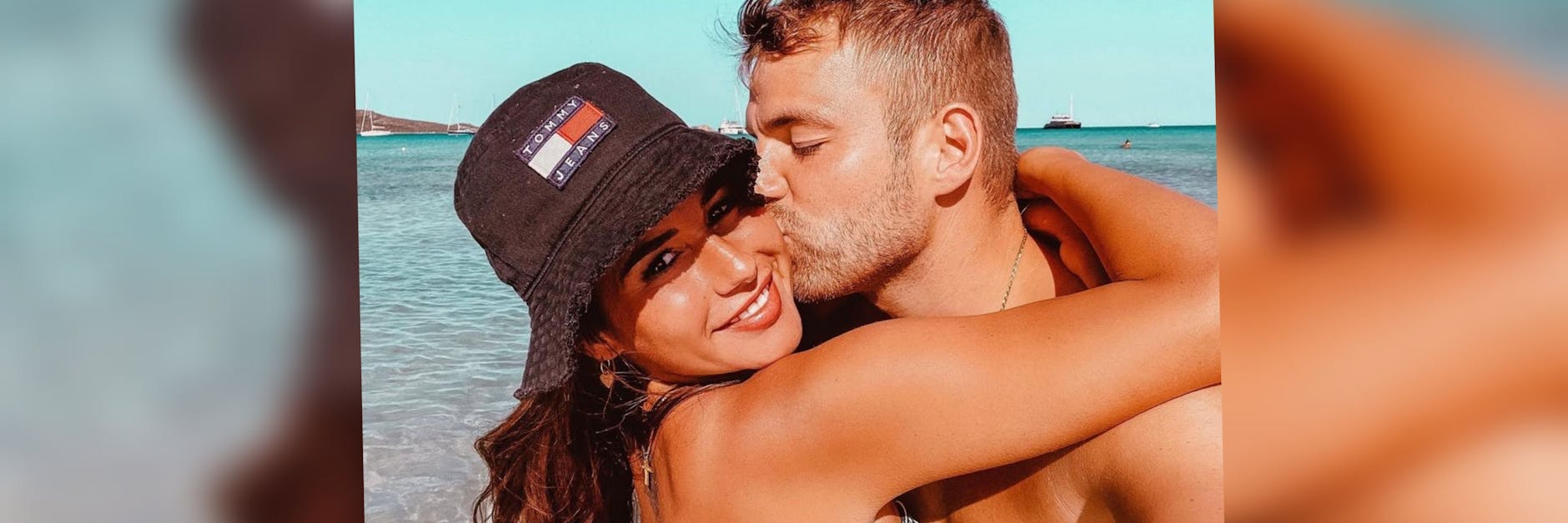 Sängerin Sarah Engels macht gerade mit Ehemann Julian Urlaub auf Sardinien. 