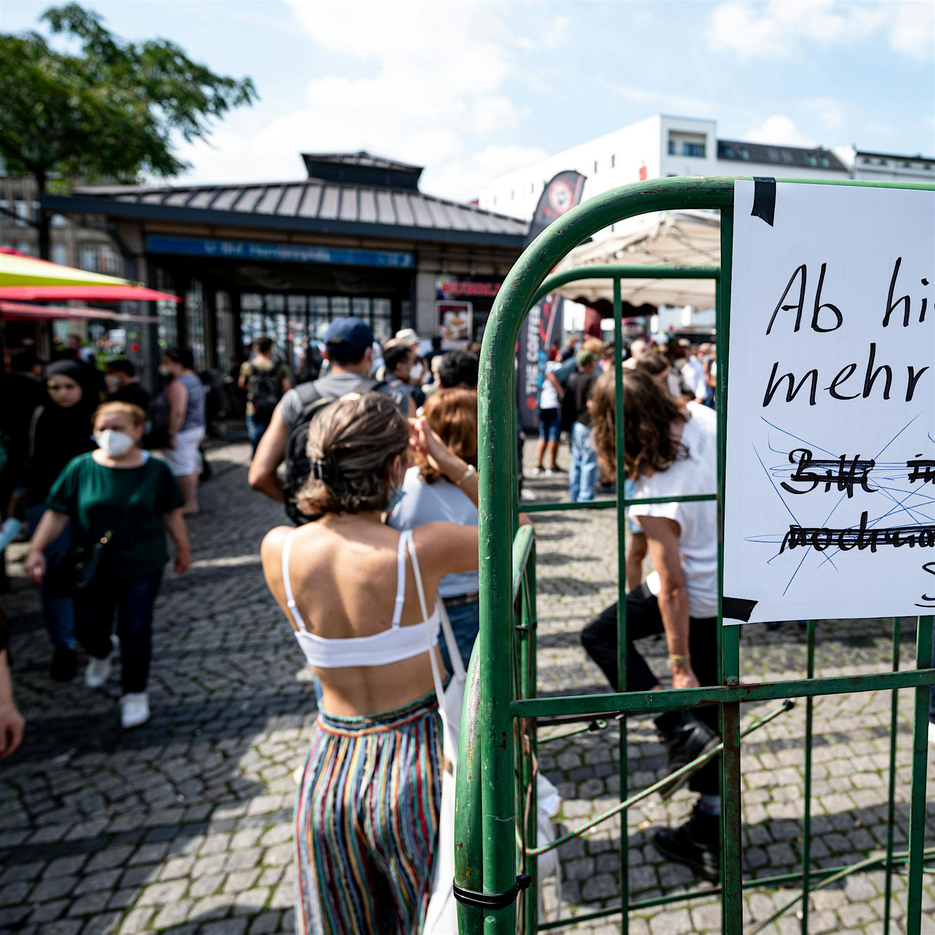 Berlin-Neukölln: Großer Andrang beim ersten Pop-Up-Impfen