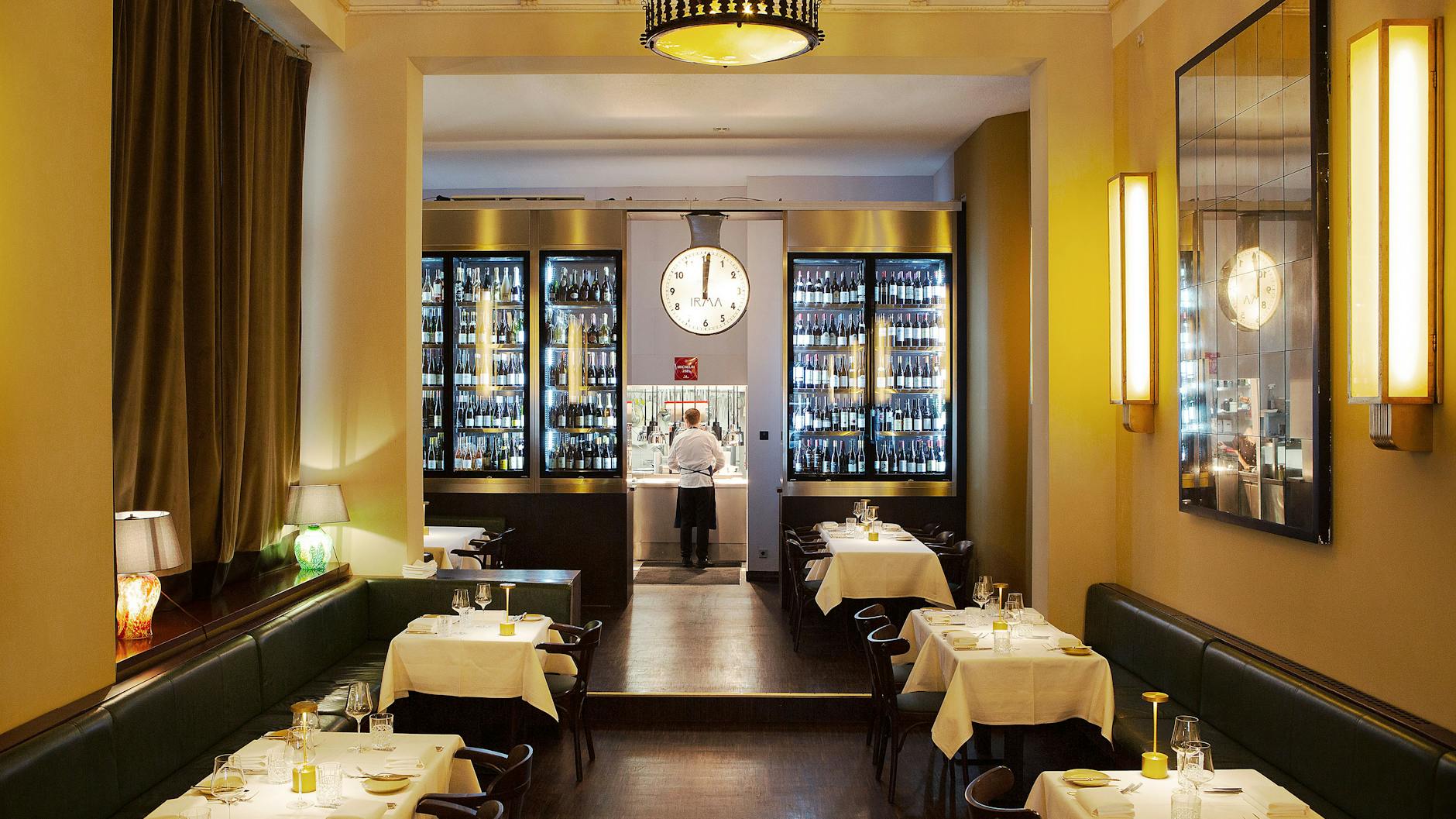 Fünf nach zwölf, um mal wieder nett essen zu gehen? Das Irma la Douce spezialisiert sich auf Fisch und französische Küche.