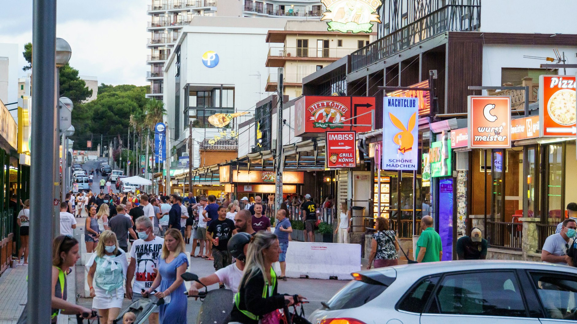 Die Playa de Palma auf Mallorca im zweiten Jahr der Corona-Pandemie. 