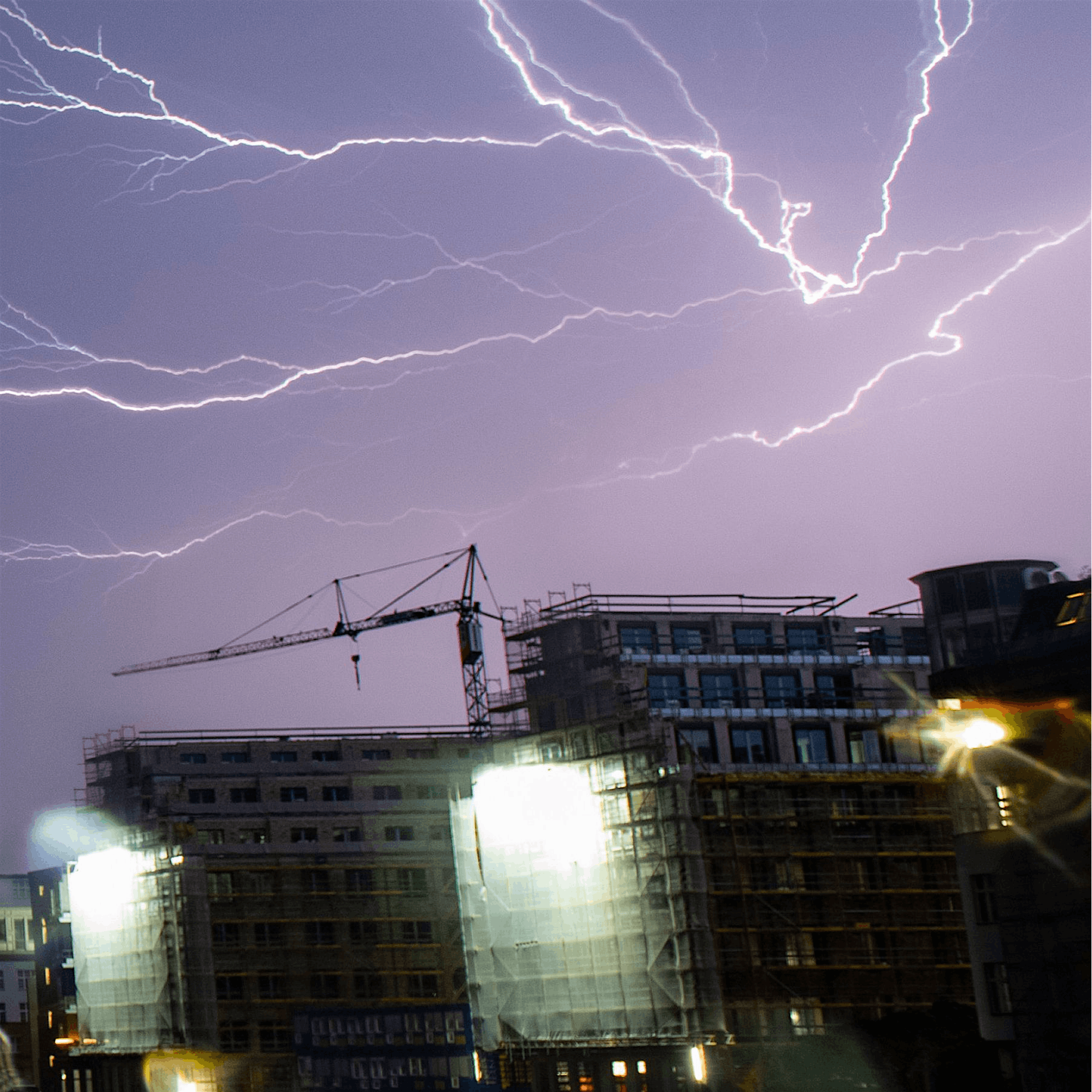 Wetterdienst warnt vor Starkregen, Sturm und Hagel in Berlin