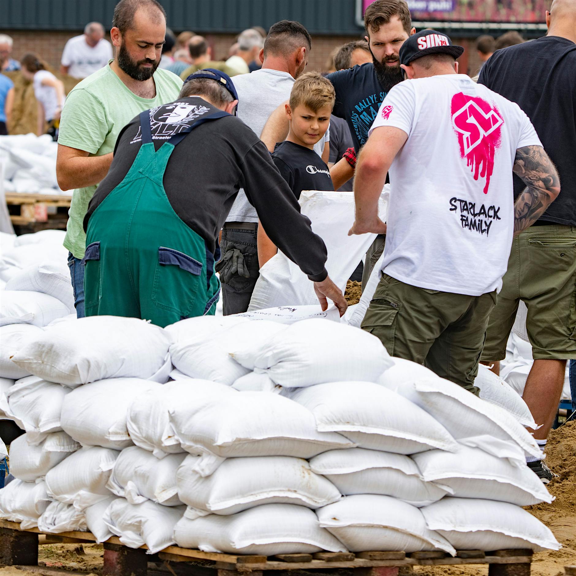 Tausende Niederländer verlassen Häuser wegen Hochwasser
