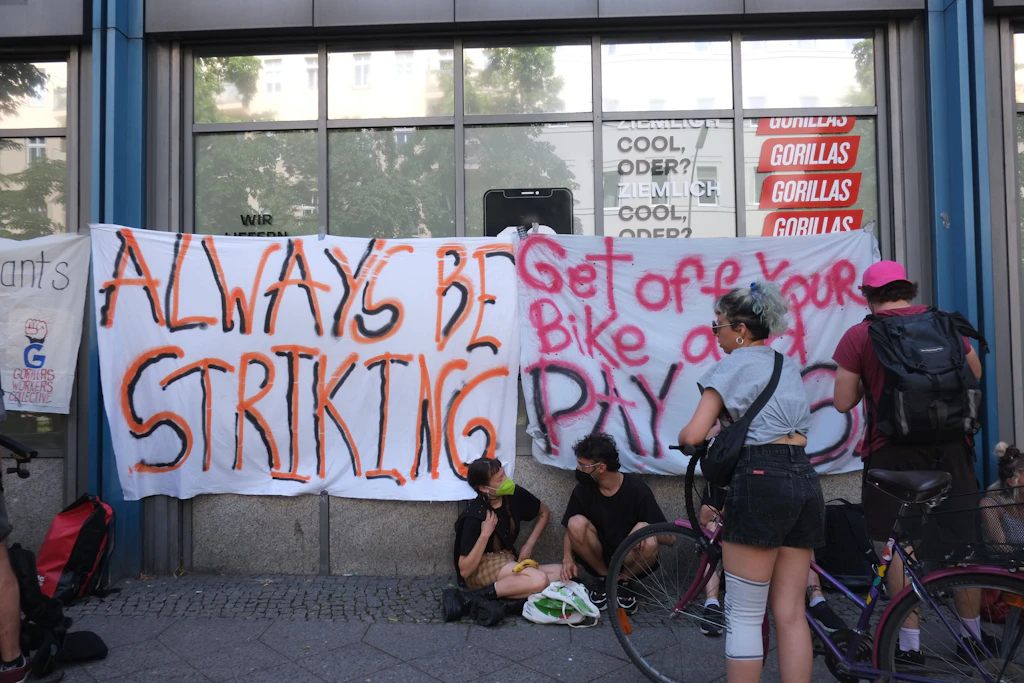 Lieber streiken als biken: Fahrradkorso der Gorillas