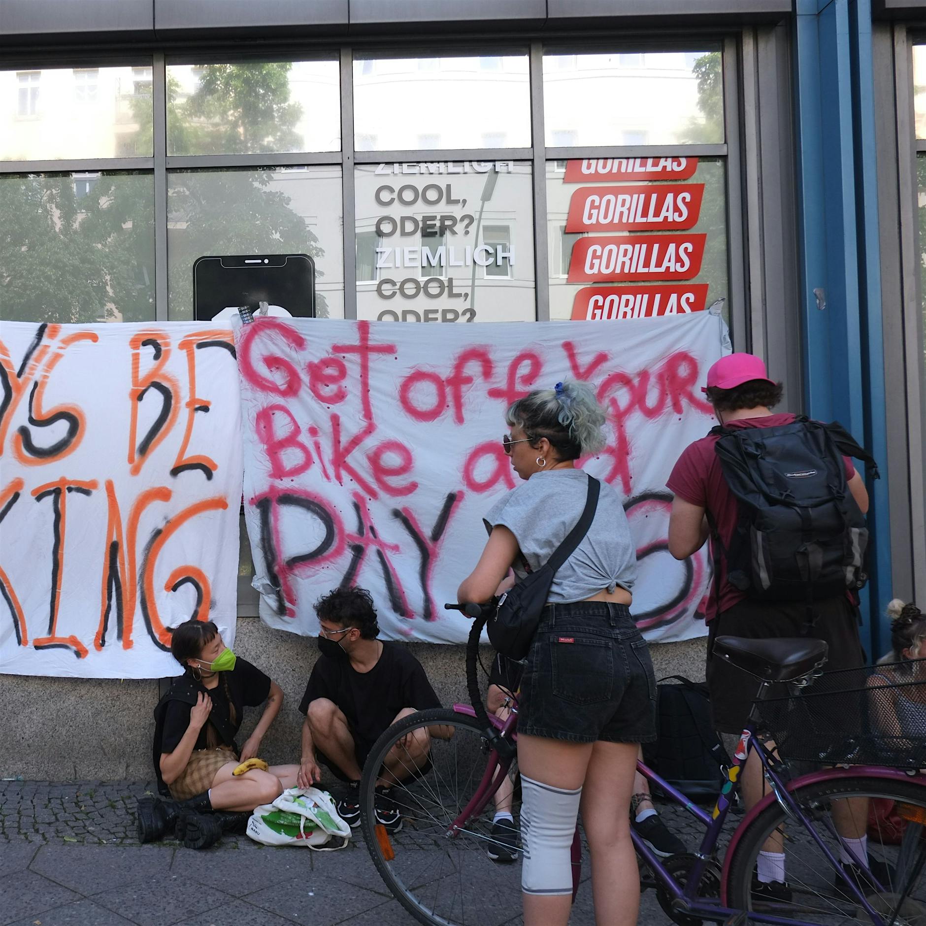 Lieber streiken als biken: Fahrradkorso der Gorillas