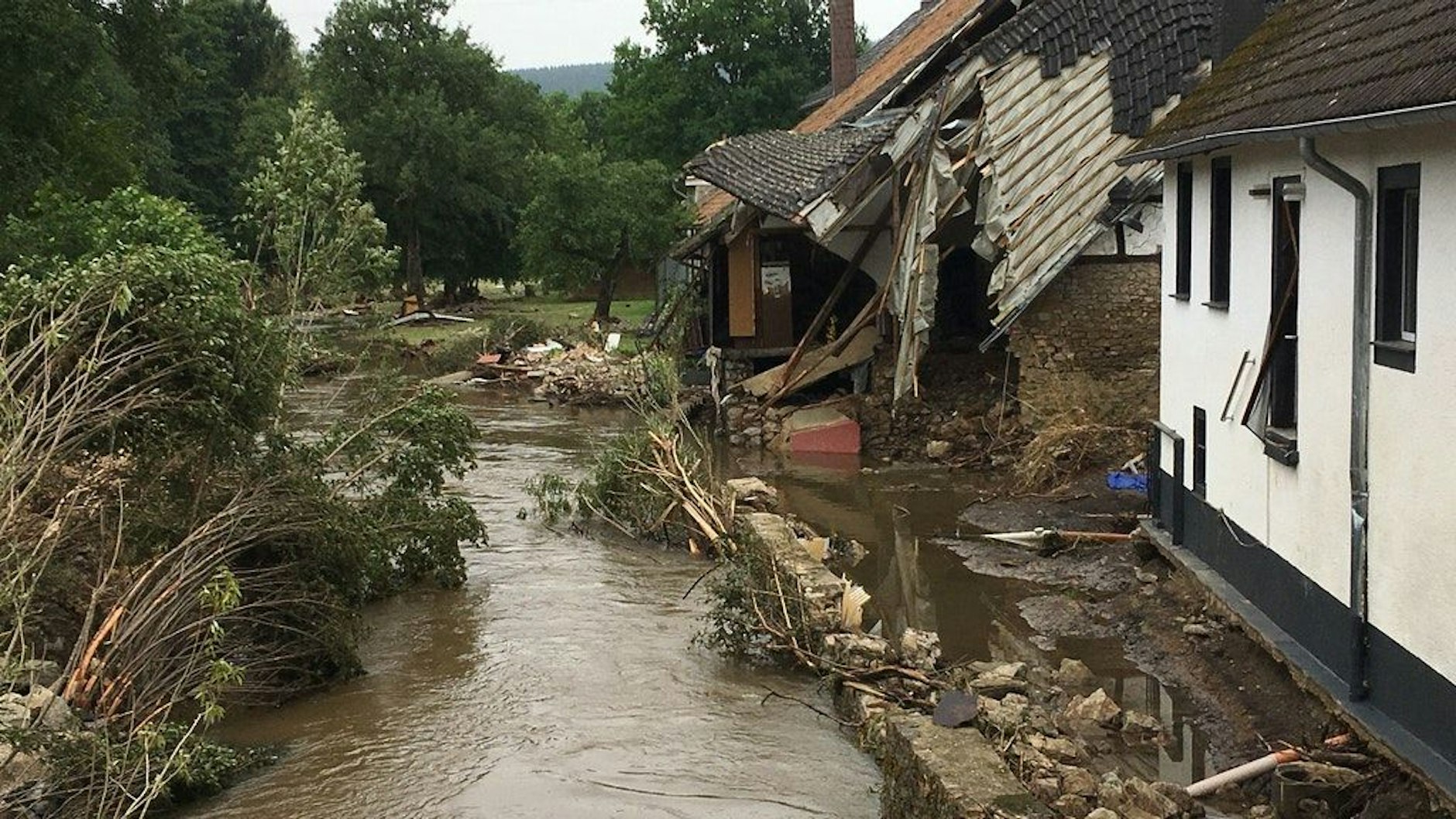 Blick auf die Scheune von Meinolf Fischer in Ahrhütte.