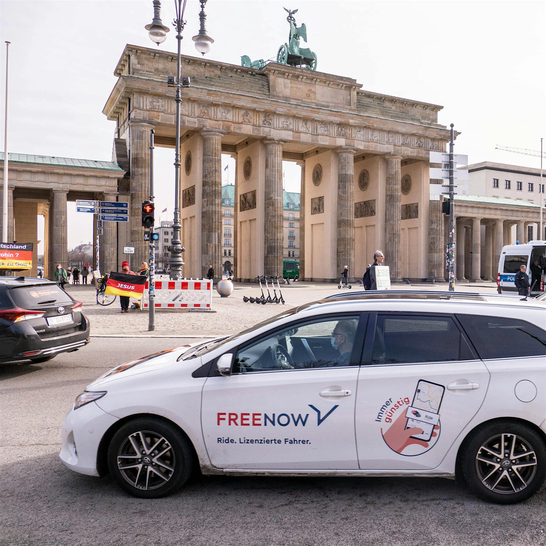 Senat prüft Mindesttarife für Mietwagen: Werden Uber & Co. teurer?