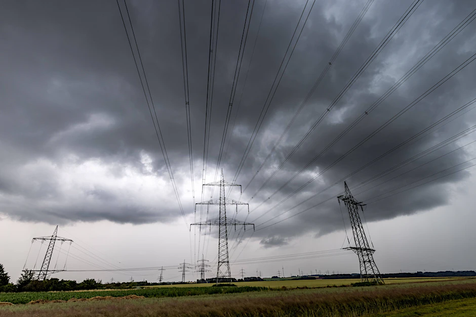 Ende Juli könnten neue Unwetter über den Süden Deutschlands heraufziehen, sagen Wetter-Experten. Auch im Osten könnte es regnerisch werden.