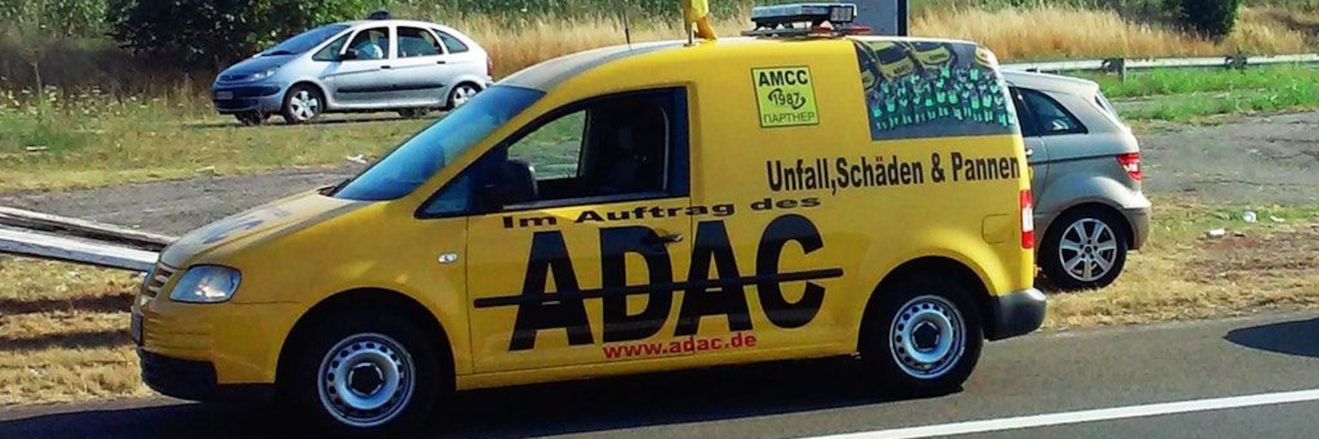 Dieser Betrüger hat sich besonders viel Mühe gegeben. Er ist aber definitiv nicht im Auftrag des ADAC unterwegs.