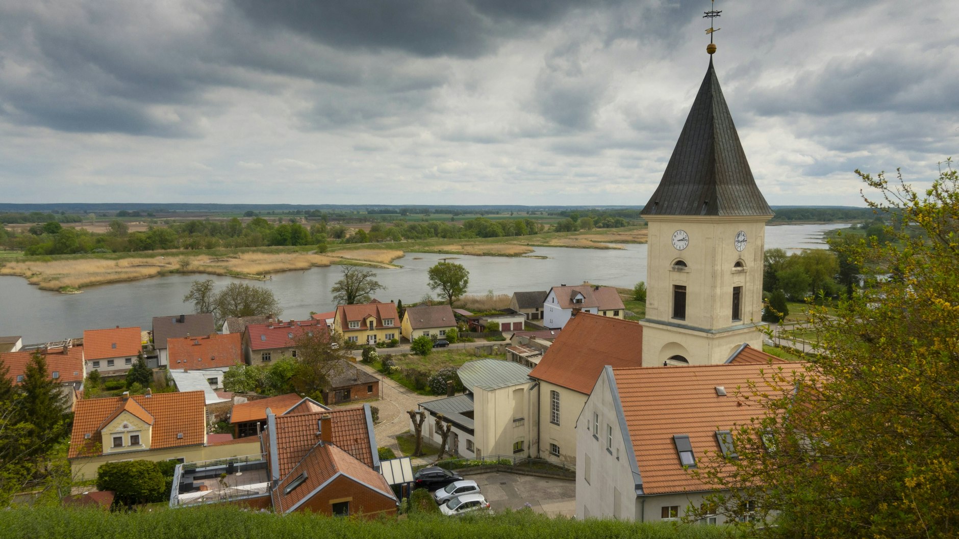 Die Stadt Lebus in Ostbrandenburg liegt direkt an der Oder.