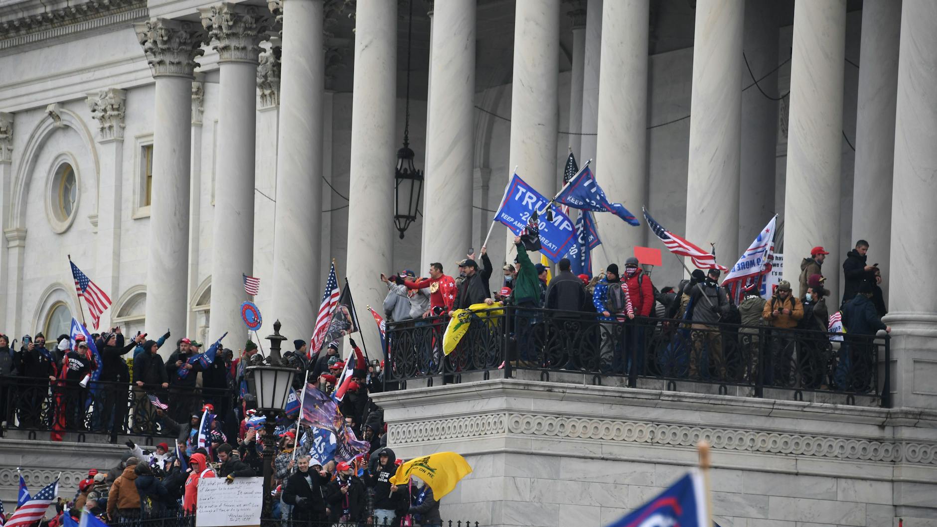 6. Januar, Washington: Trump-Anhänger stürmen das Kapitol.