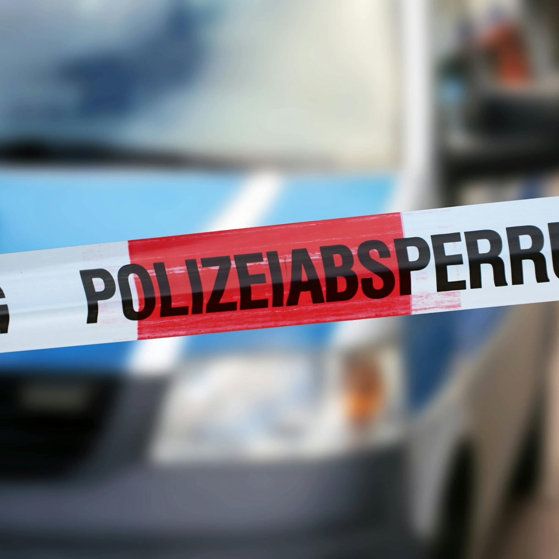 Mordkommission ermittelt: Bunker-Besucher finden 26-Jährige tot in Waldstück bei Oranienburg