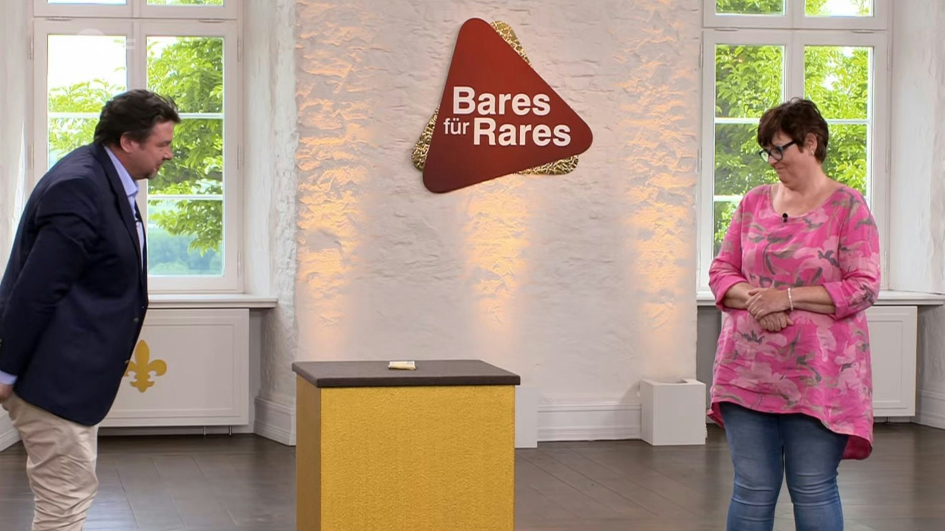 „Bares für Rares“-Händler Daniel Meyer kauft das Trinkgefäß für 29.000 Euro. 