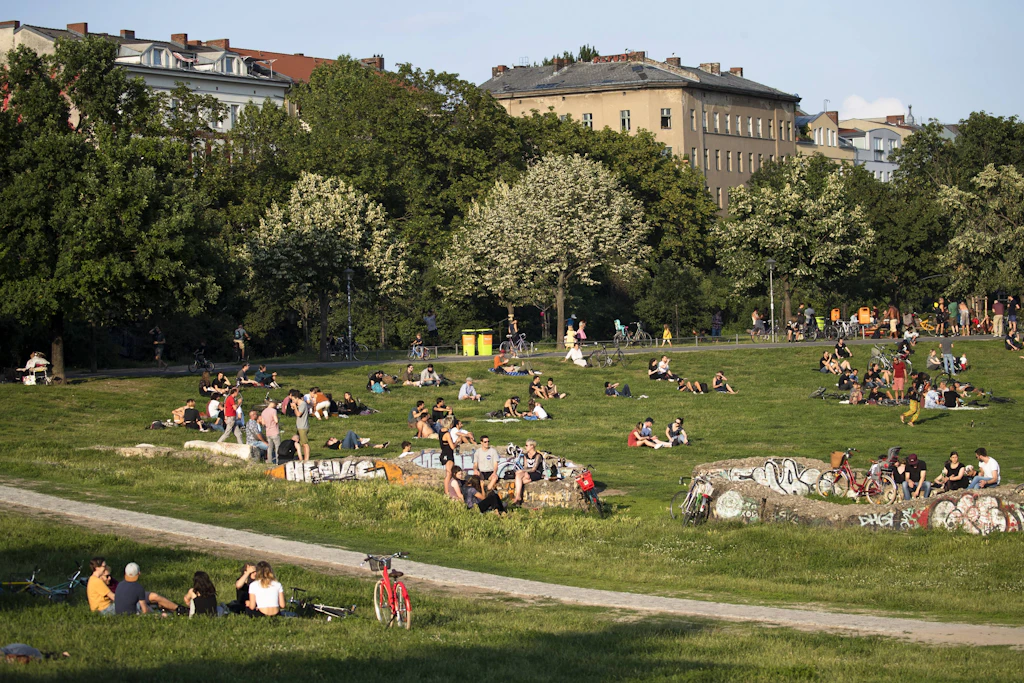 Menschen in Berlin: Wie ist es, täglich im Görlitzer Park zu stehen?