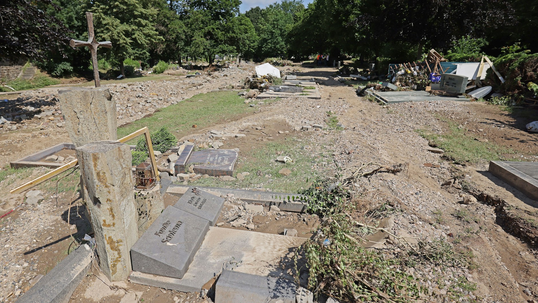 Der zerstörte Friedhof von Bad Münstereifel.&nbsp;