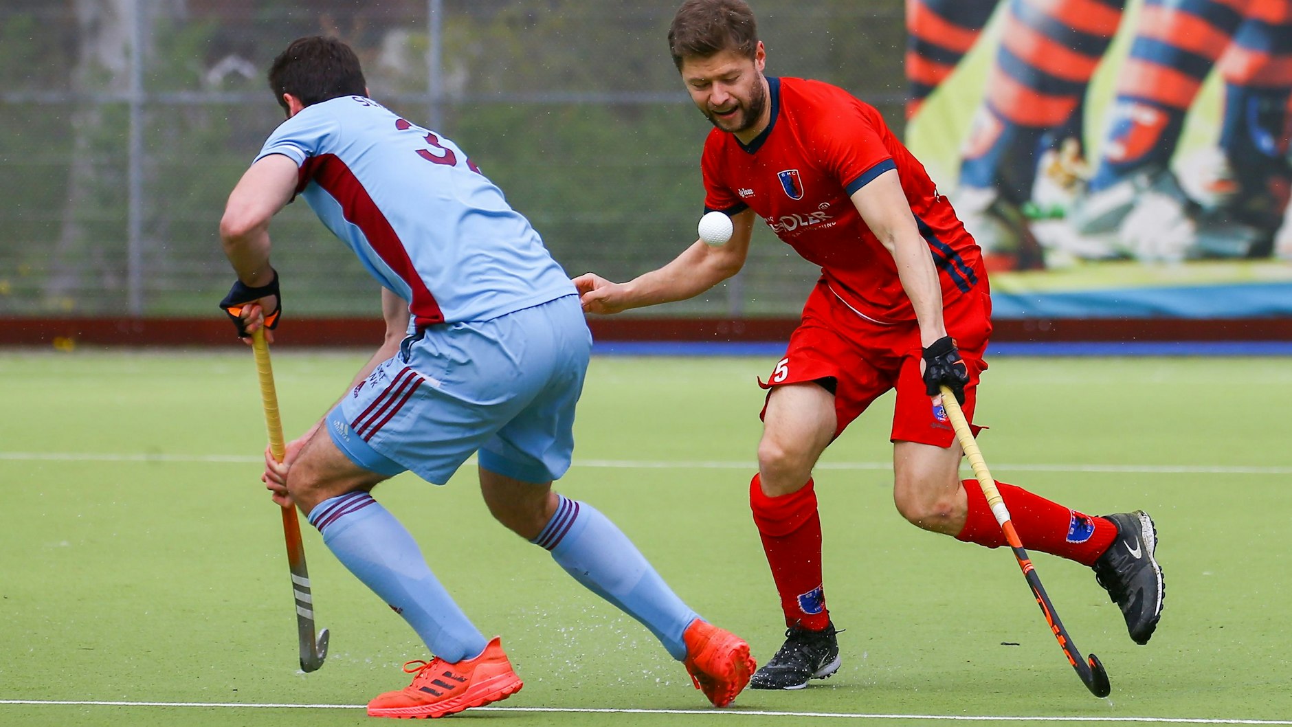 Martin Häner (r.) im Einsatz für den Berliner HC bei einem Bundesliga-Spiel.