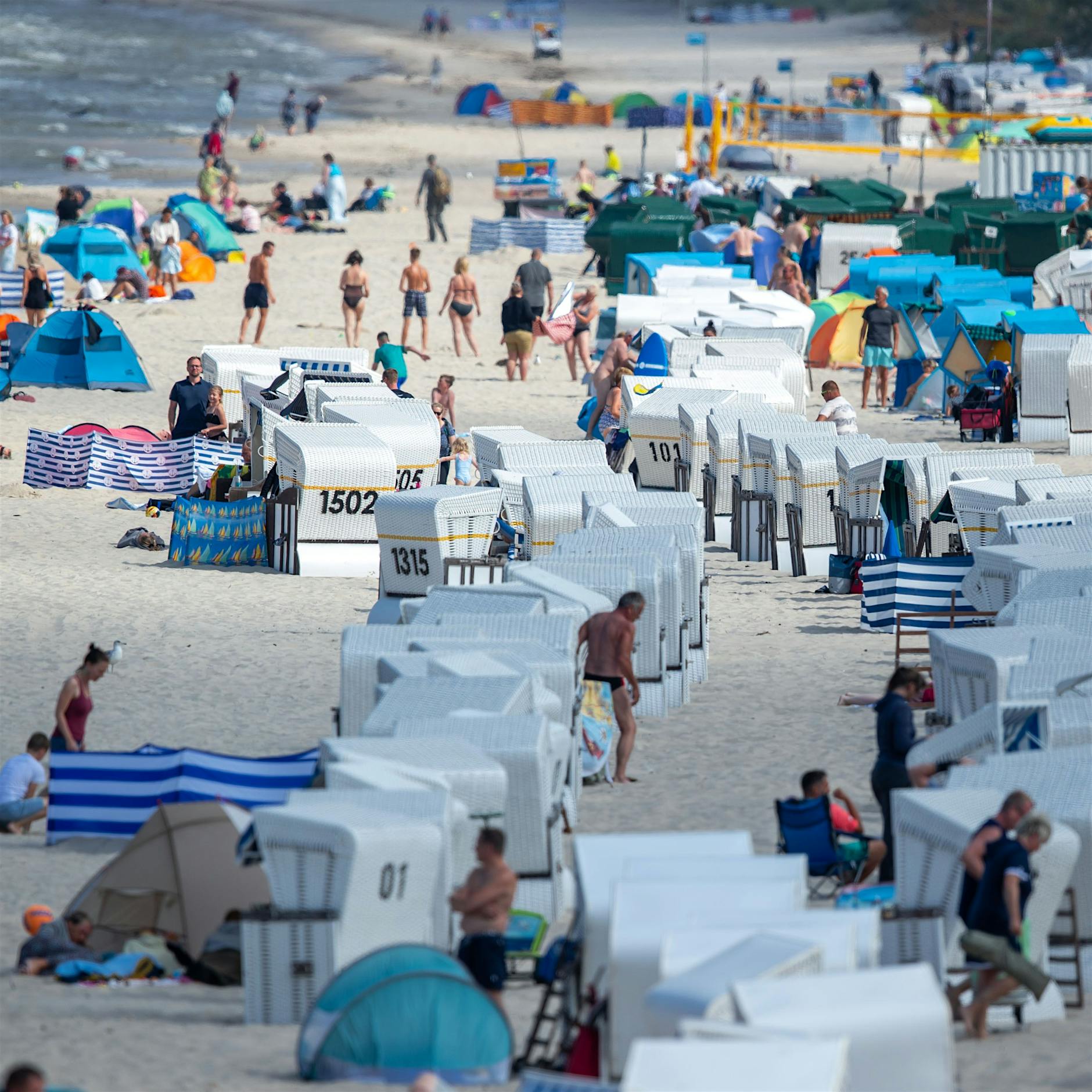 Ostsee: Brandenburger im Urlaub am Strand attackiert und beklaut