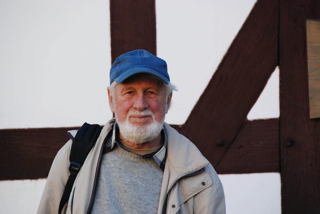 Vom universalen Zusammenhang Der Bildhauer Friedrich B. Henkel wird 85