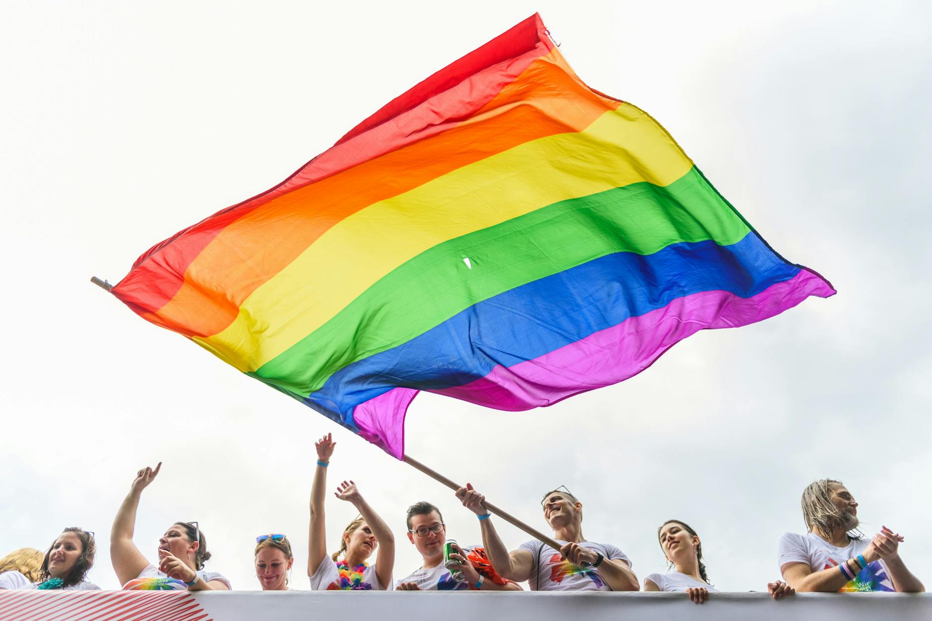 Am Sonnabend wird die Regenbogenfahne wieder durch Berlin getragen. Es werden 20.000 Menschen zum Christopher Street Day (CSD) erwartet.