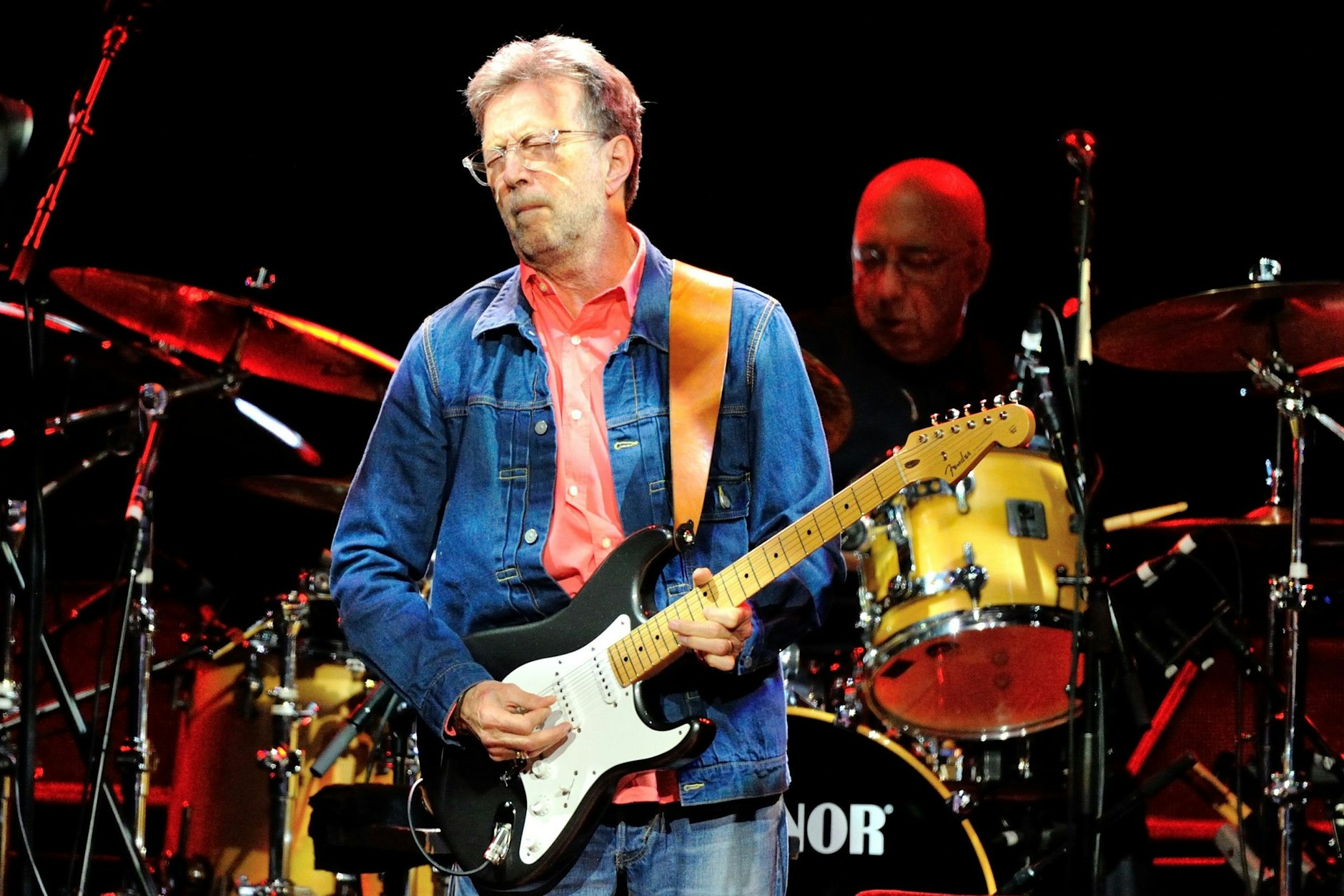Eric Clapton auf der Bühne: Der Musiker will bei einer Impfpflicht für seine Fans nicht auftreten.